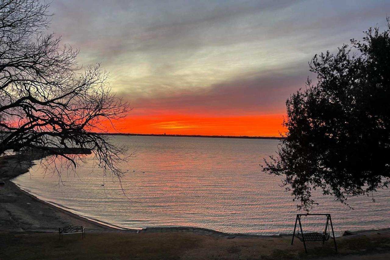 Lakefront Rockwall Home With Scenic Deck And Patio! Eksteriør billede